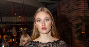 Sarah Schmidt ist Österreichs offiziell bestes Model des Jahres 2021 und wird exklusiv von 1 st Place Models gemanagt (c) Albert Stern